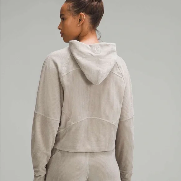 Lululemon Scuba - Picture 2 of 3